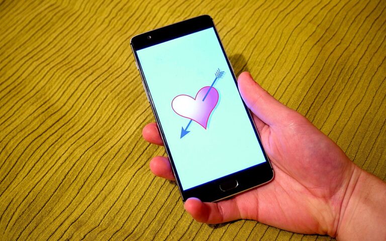 Tea, aplikacja do randkowania dla kobiet, informuje o kradzieży 72 tysięcy zdjęć użytkowniczek